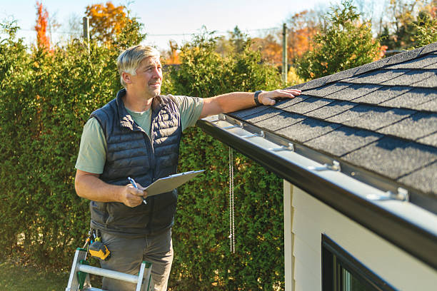 Professional Roof Replacement technician working in Loomis, CA